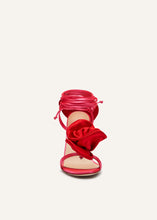 Load image into Gallery viewer, RE23 FLOWER SHOES FUXIA SATIN RED FLOWER
