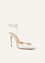 Load image into Gallery viewer, Pointed-toe satin mule wrap pumps in cream
