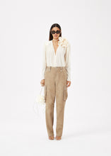 Load image into Gallery viewer, SS23 BLOUSE 03 CREAM
