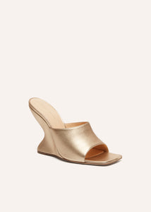 SS23 INVERTED WEDGE MULES LEATHER GOLD